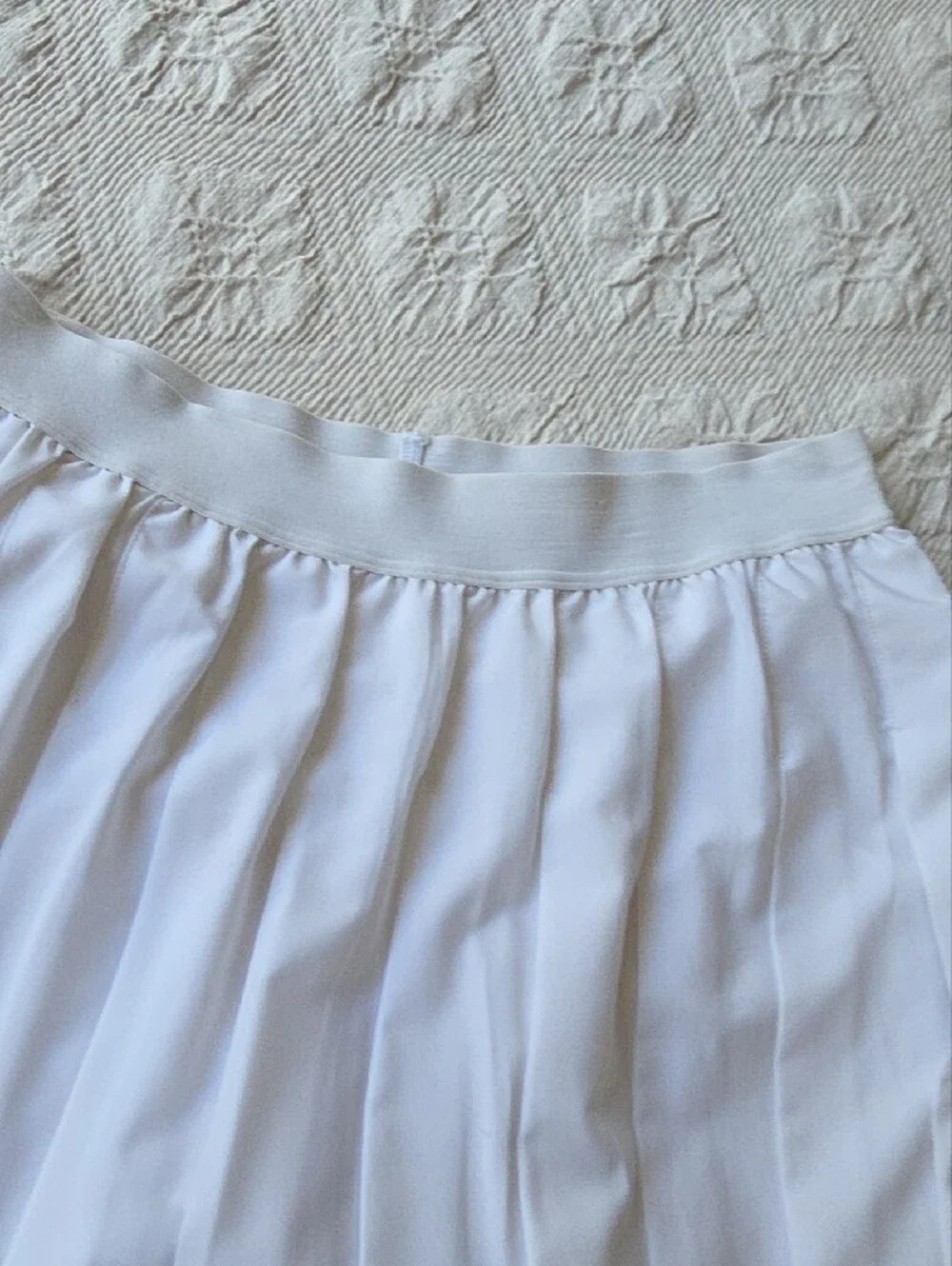 ALO Yoga crisp white